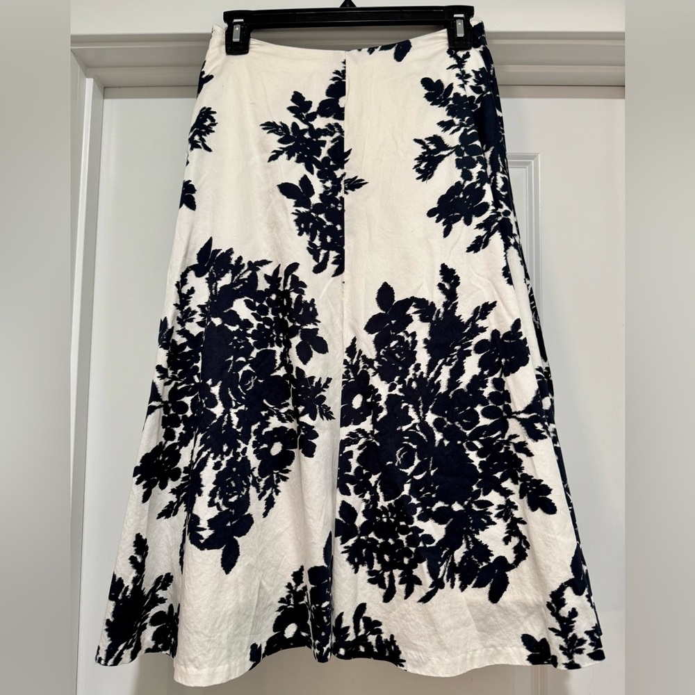 GAP Classic Cotton White‎ & Navy Floral Midi Skirt Size 0 - Picture 2 of 7